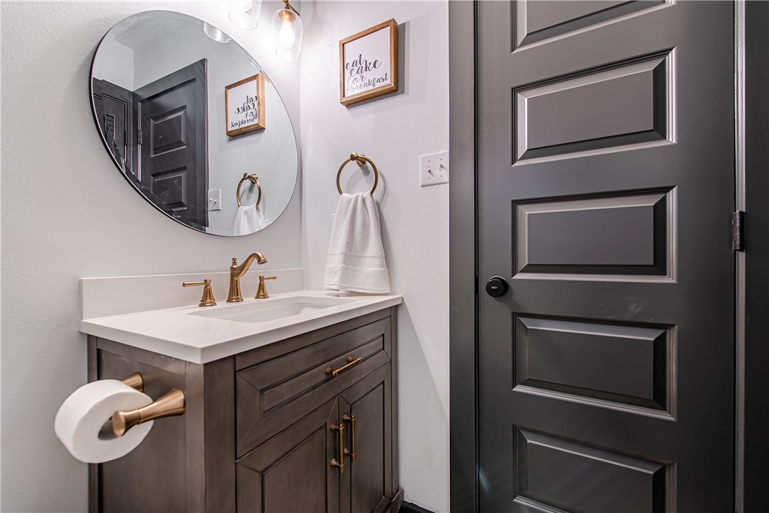 5004 Enchanted Oaks Drive