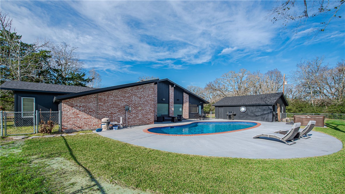 5004 Enchanted Oaks Drive