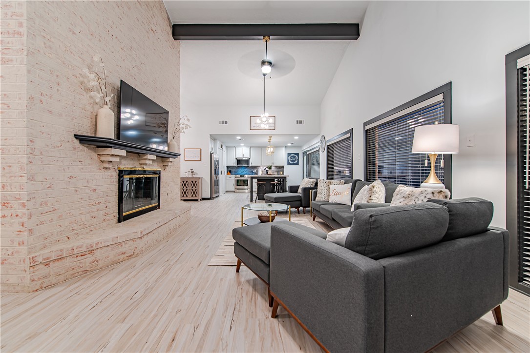 5004 Enchanted Oaks Drive