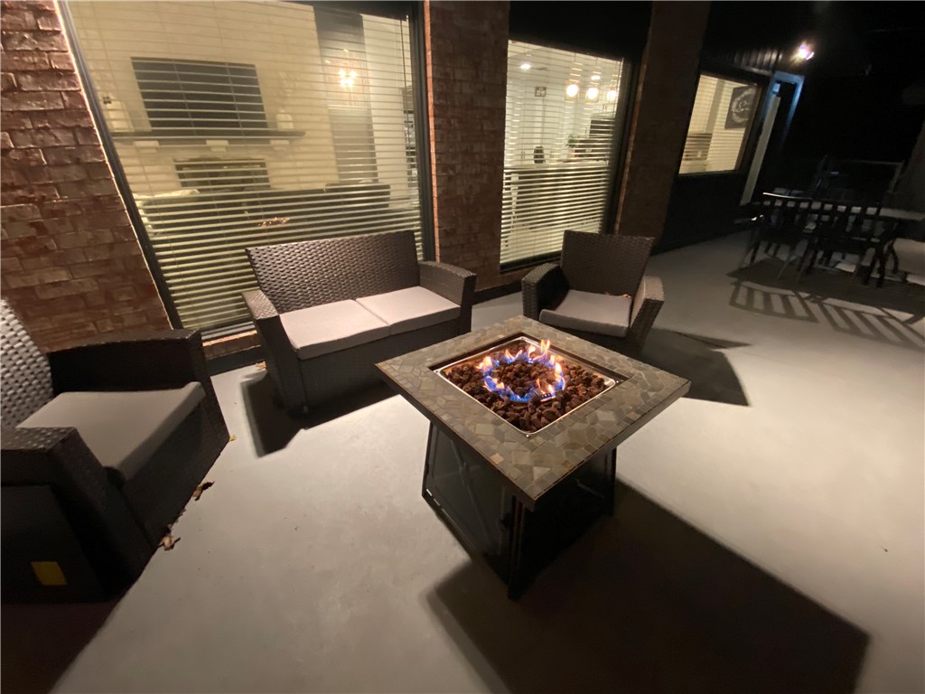 5004 Enchanted Oaks Drive