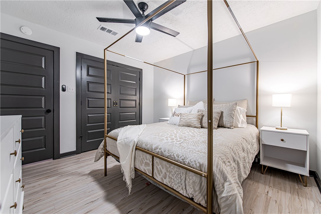 5004 Enchanted Oaks Drive