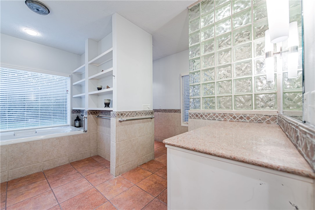 5004 Enchanted Oaks Drive