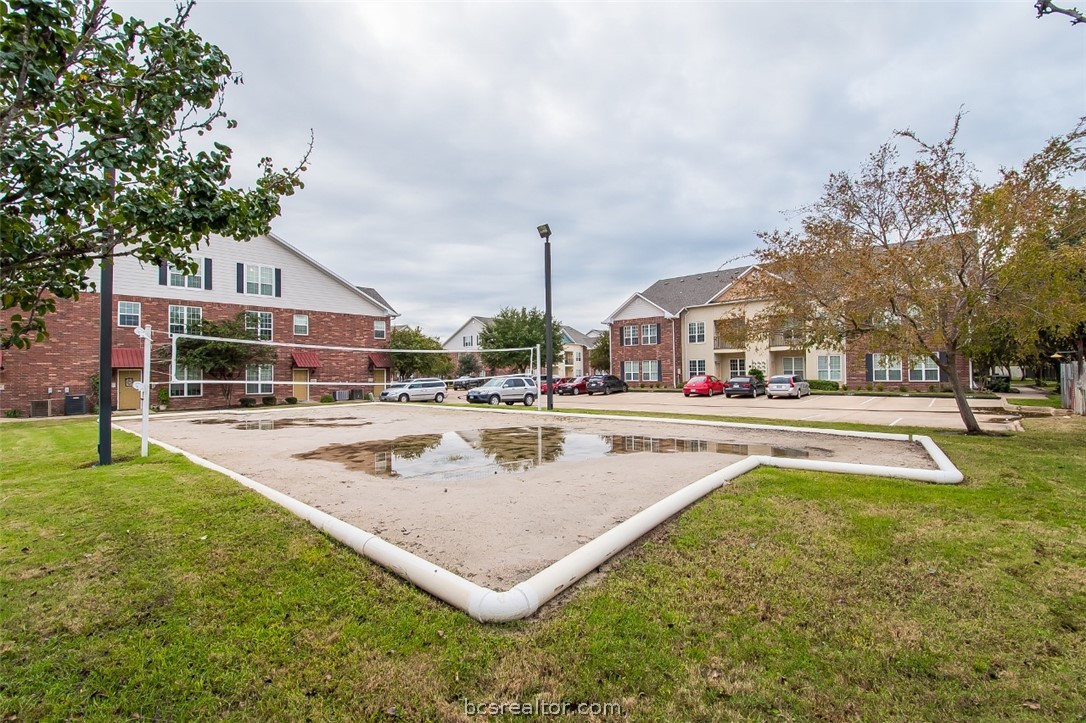 801 Luther Street W 805