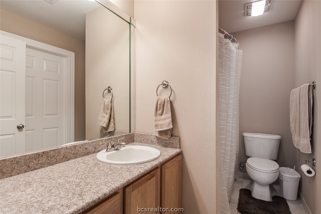 801 Luther Street W 805