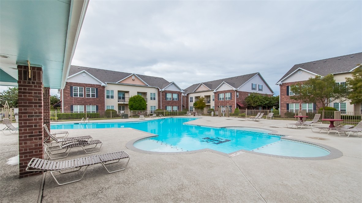 801 Luther Street W 805