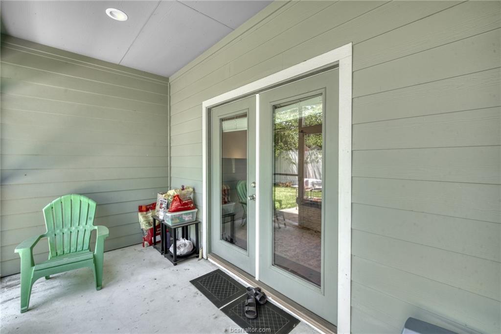 1104 Jennifer Street