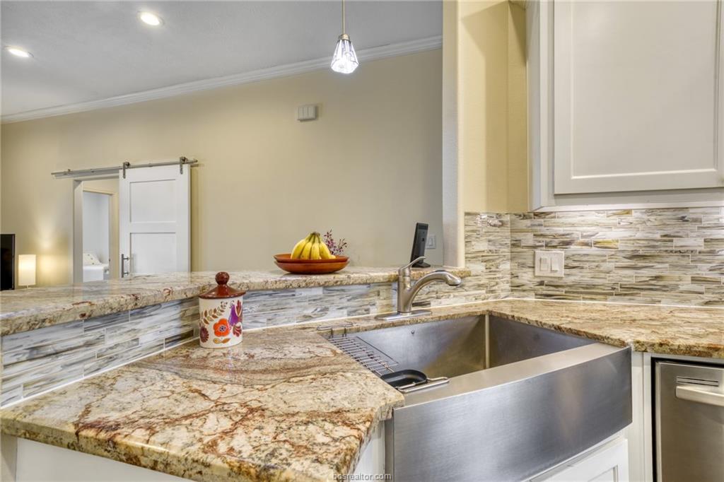 1104 Jennifer Street