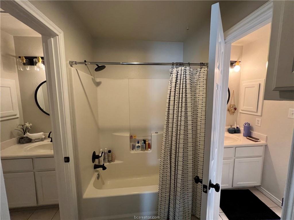 1011 Crepe Myrtle Court