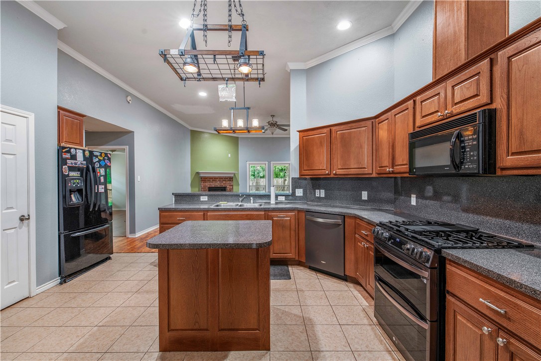 1500 Hunter Creek Drive