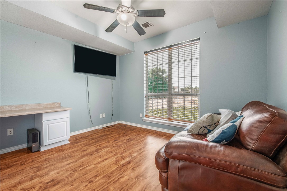 1500 Hunter Creek Drive