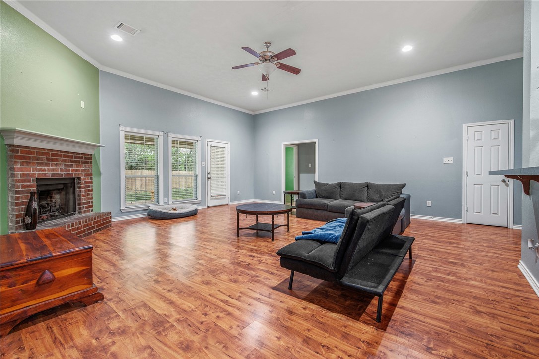 1500 Hunter Creek Drive