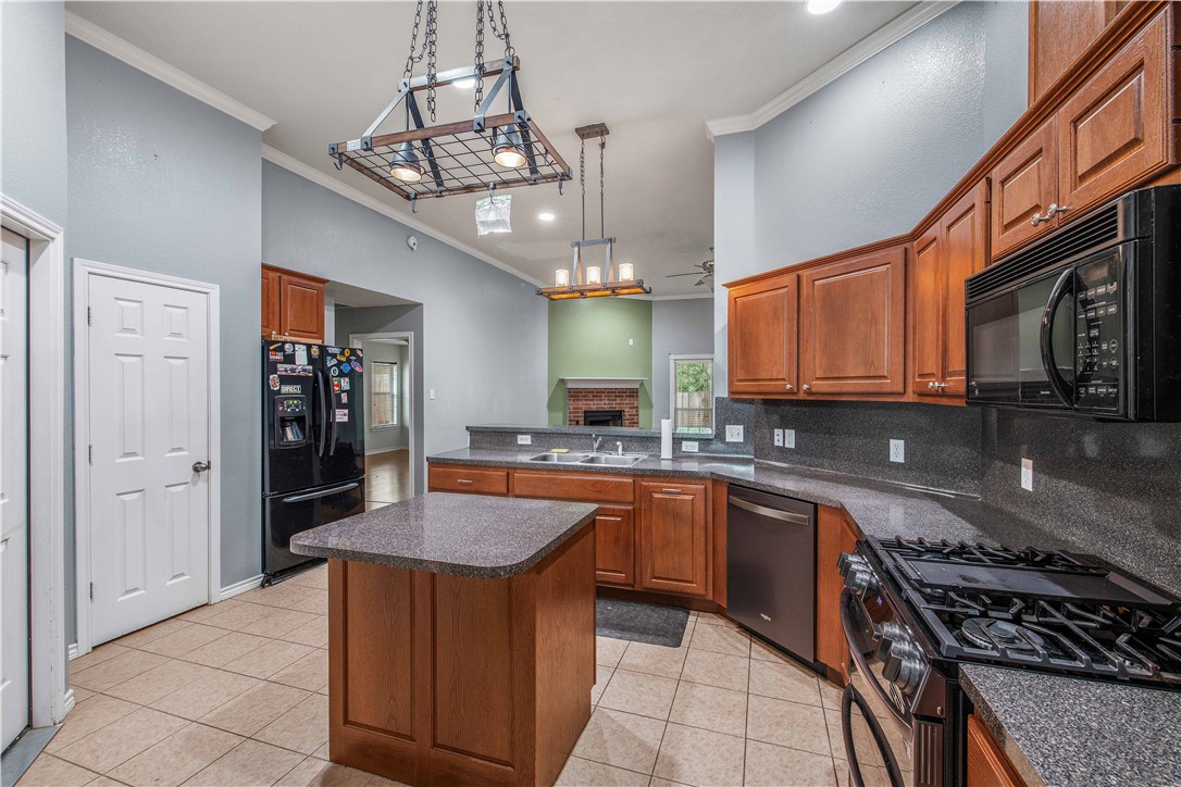 1500 Hunter Creek Drive