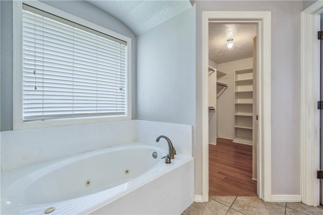 2703 Colony Glen Drive