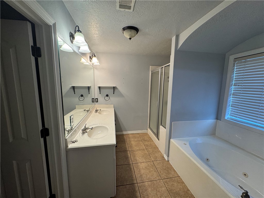 2703 Colony Glen Drive