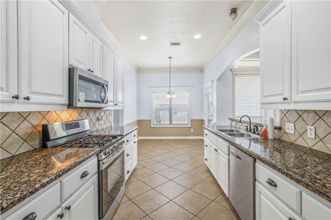 2703 Colony Glen Drive