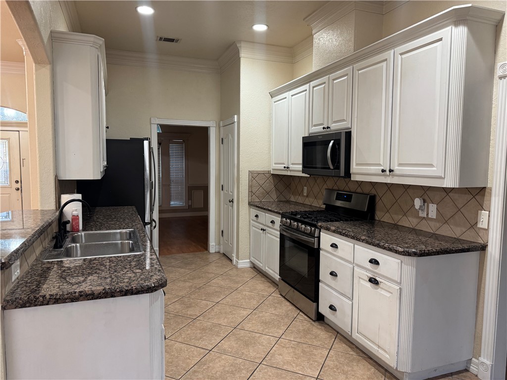 2703 Colony Glen Drive