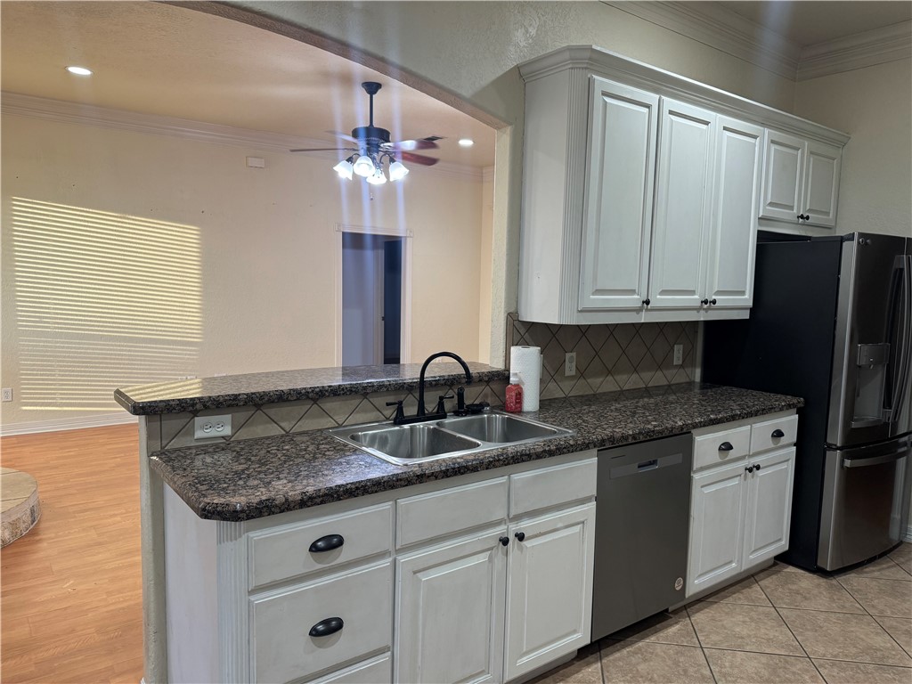 2703 Colony Glen Drive