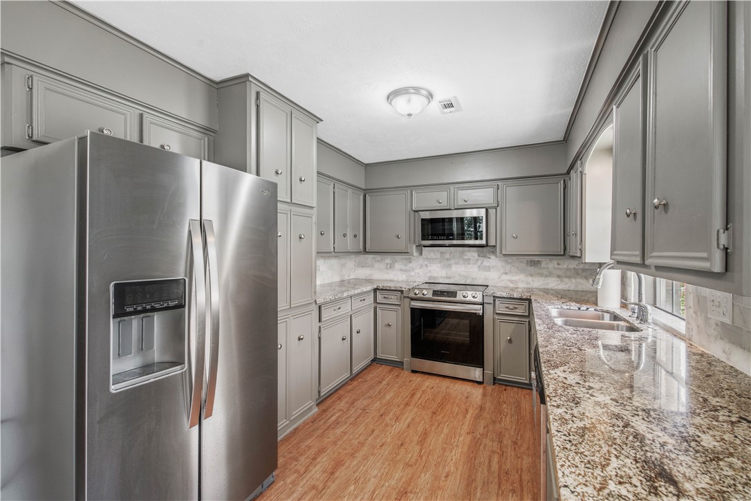 1404 Medina Drive