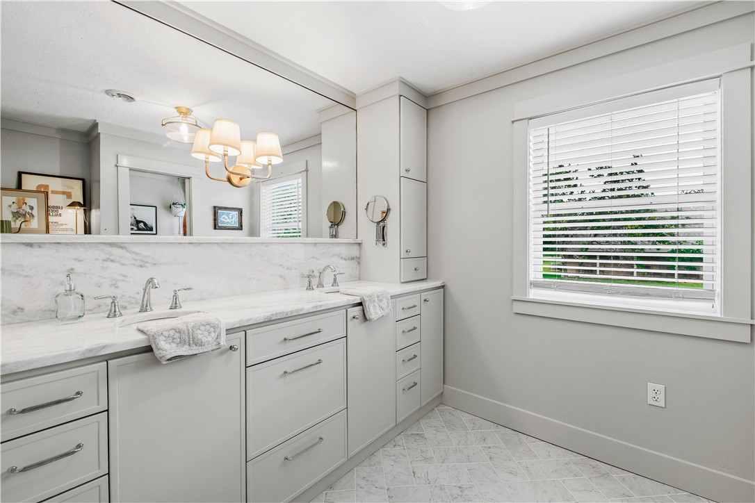 3711 Sunnybrook Lane