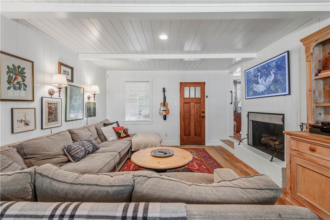 3711 Sunnybrook Lane