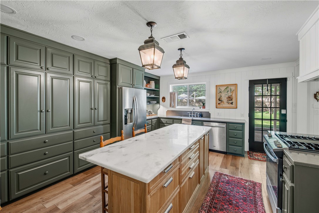 3711 Sunnybrook Lane