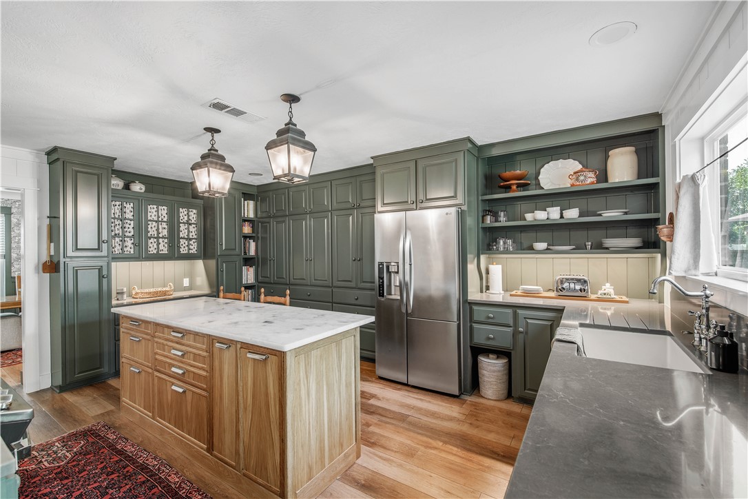 3711 Sunnybrook Lane