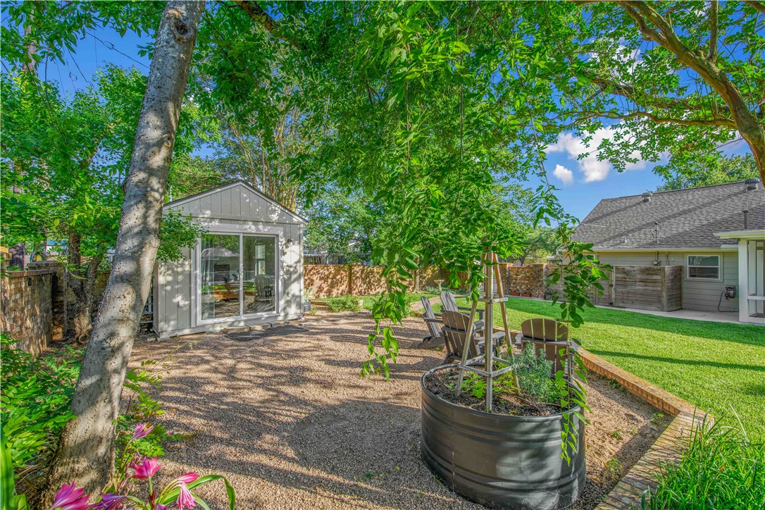 3711 Sunnybrook Lane
