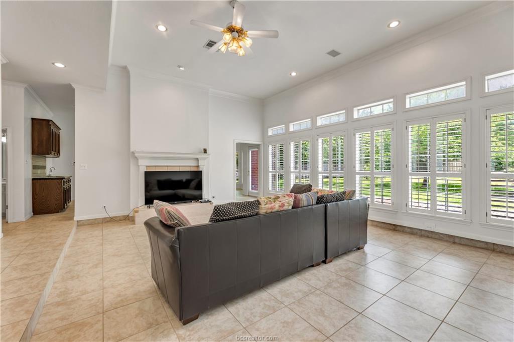 4601 Valley Brook Circle
