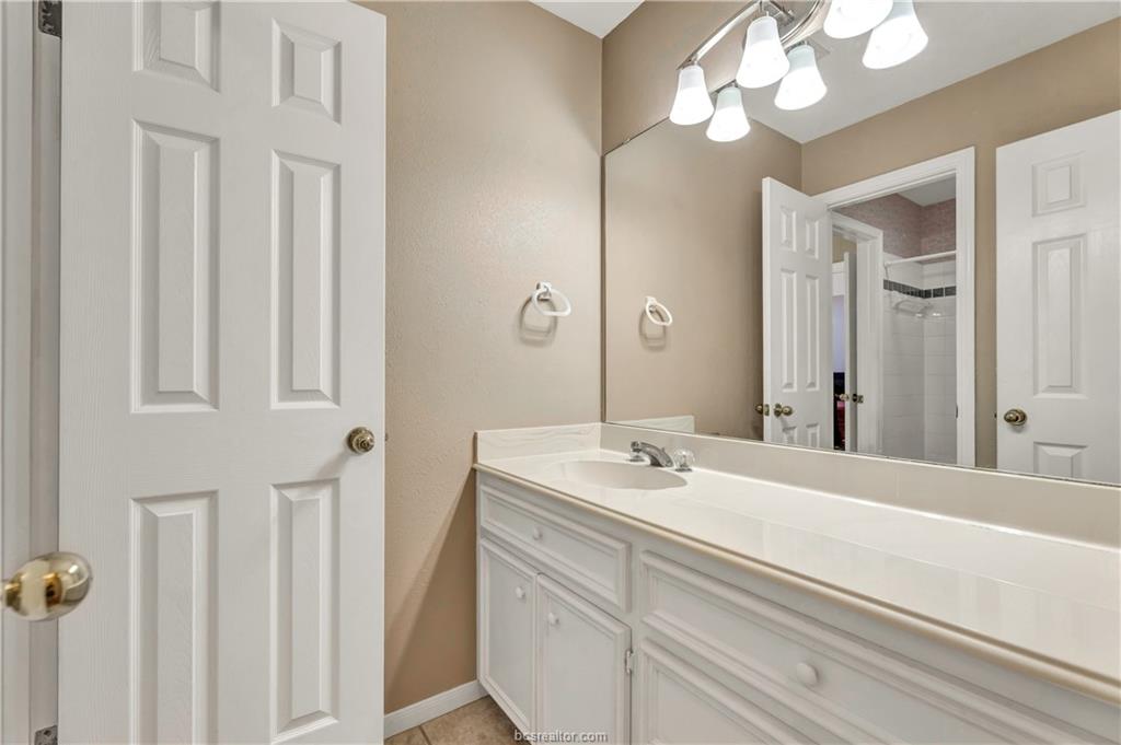 4601 Valley Brook Circle
