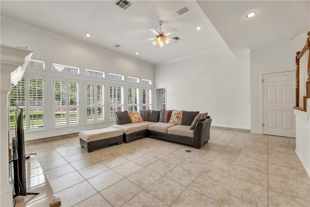 4601 Valley Brook Circle