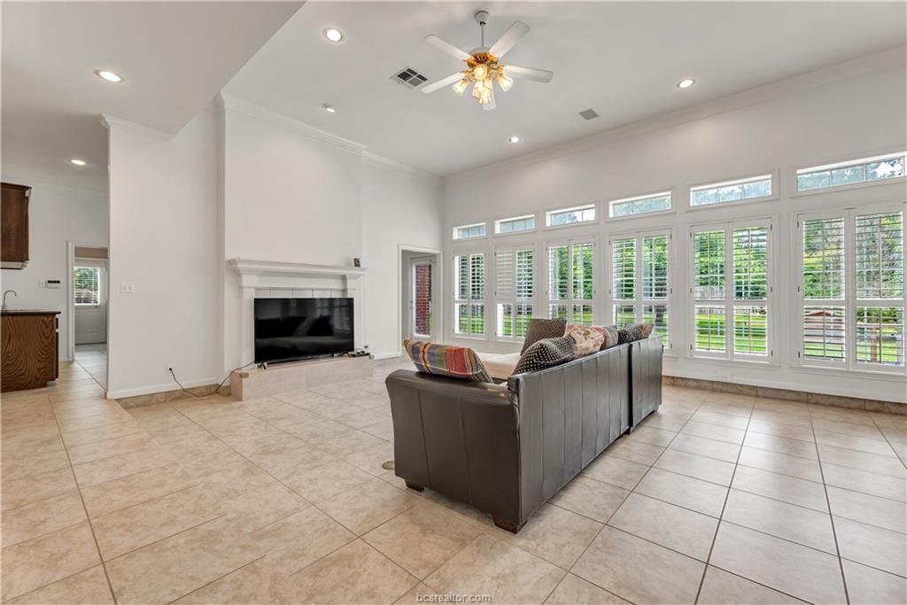 4601 Valley Brook Circle