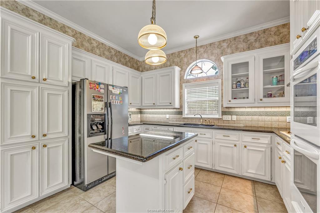 4601 Valley Brook Circle
