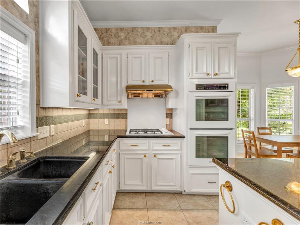 4601 Valley Brook Circle