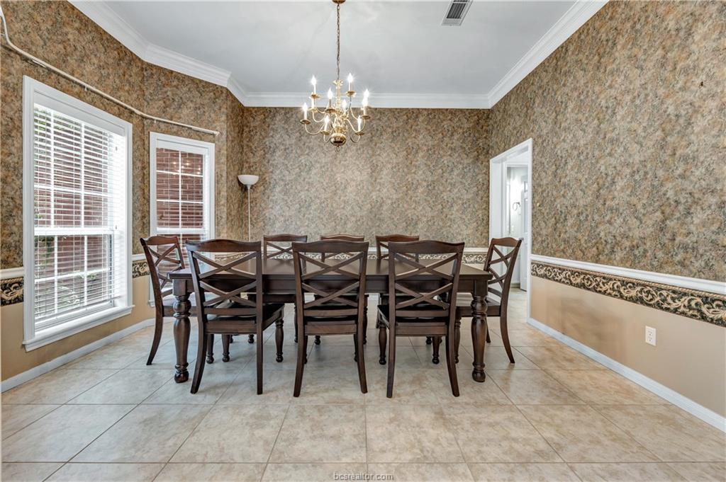 4601 Valley Brook Circle