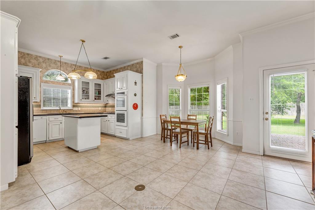 4601 Valley Brook Circle