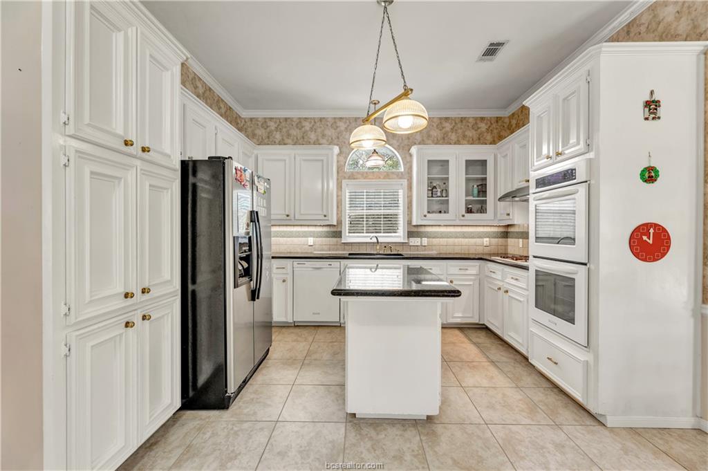 4601 Valley Brook Circle
