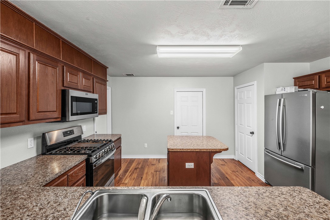 4101 Hunter Creek Drive