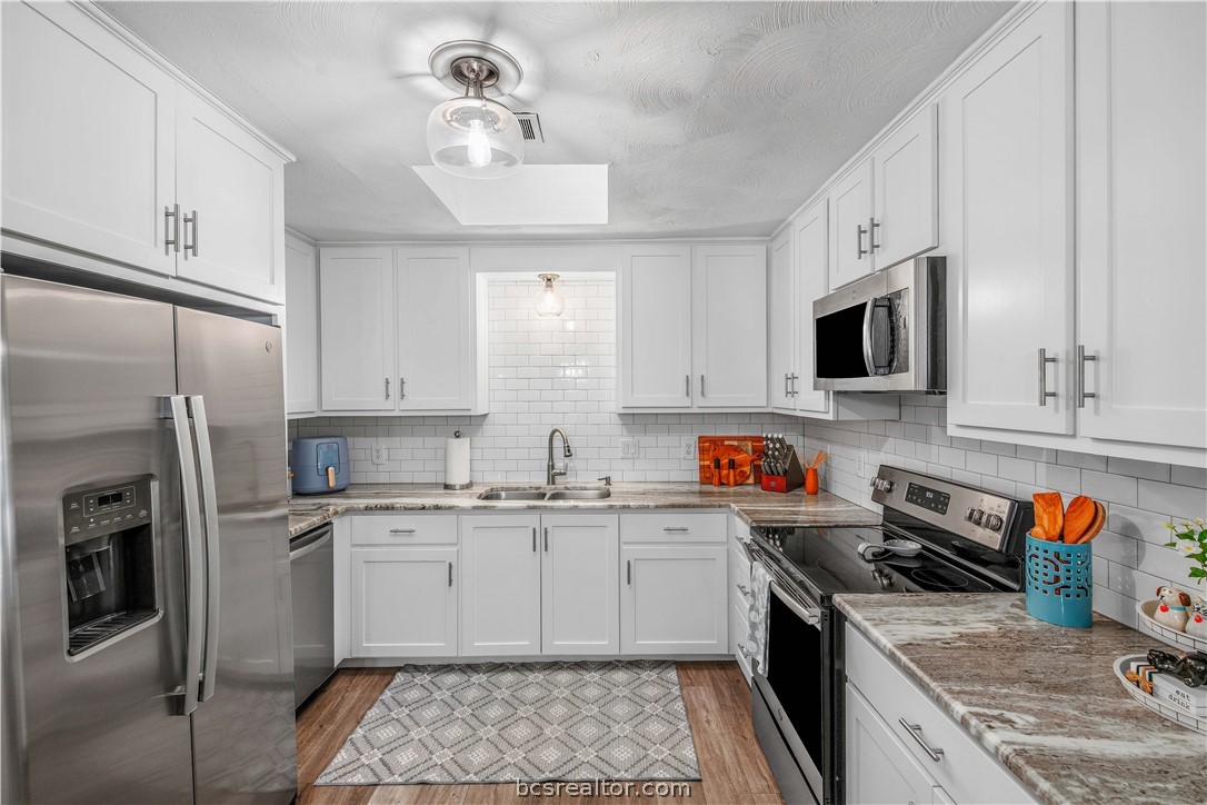 1503 Feather Run Circle