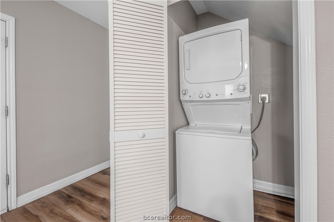 1503 Feather Run Circle