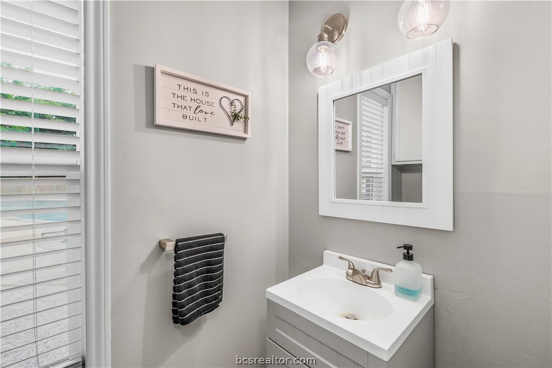 1503 Feather Run Circle