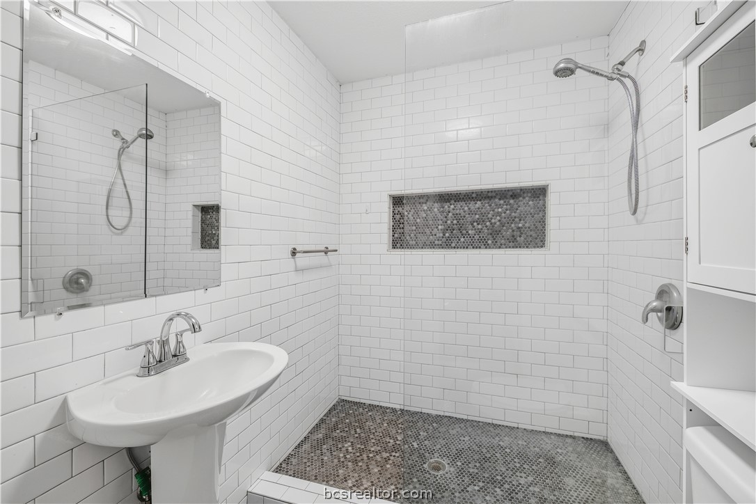 1503 Feather Run Circle