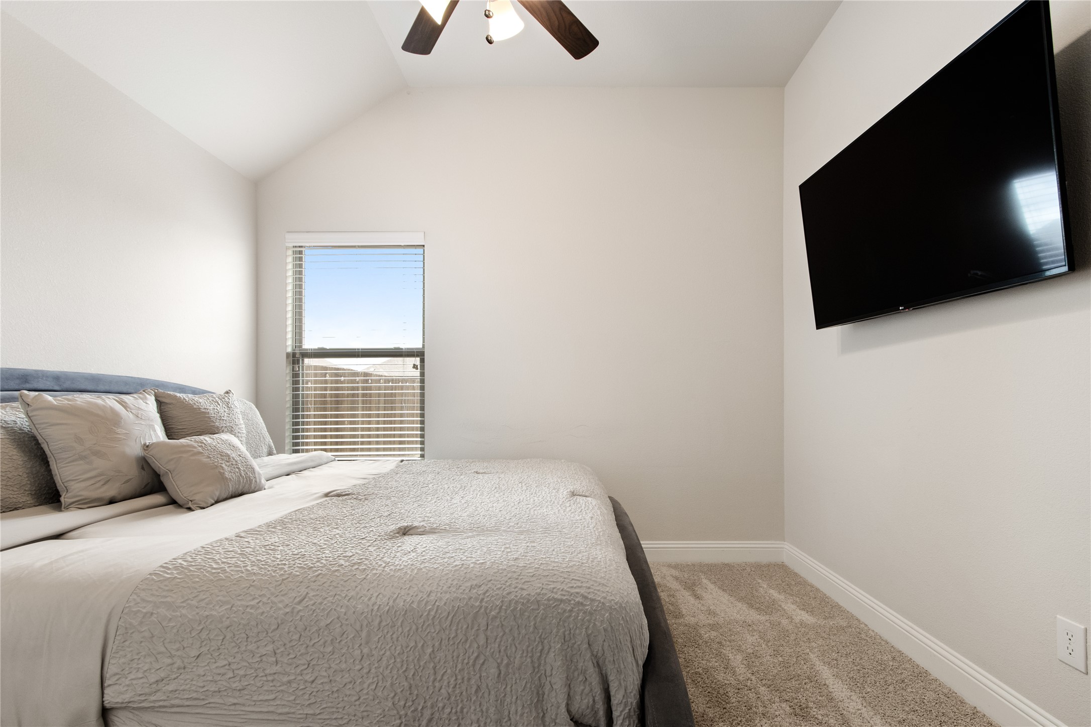 2901 Diamondback Drive