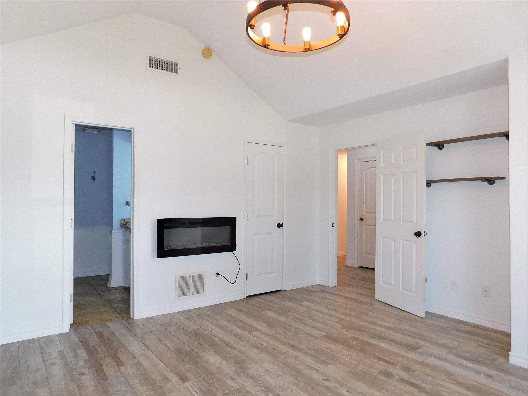 2001 Oak Tree Drive