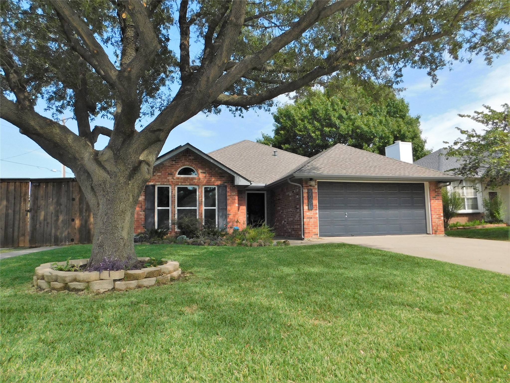 2001 Oak Tree Drive