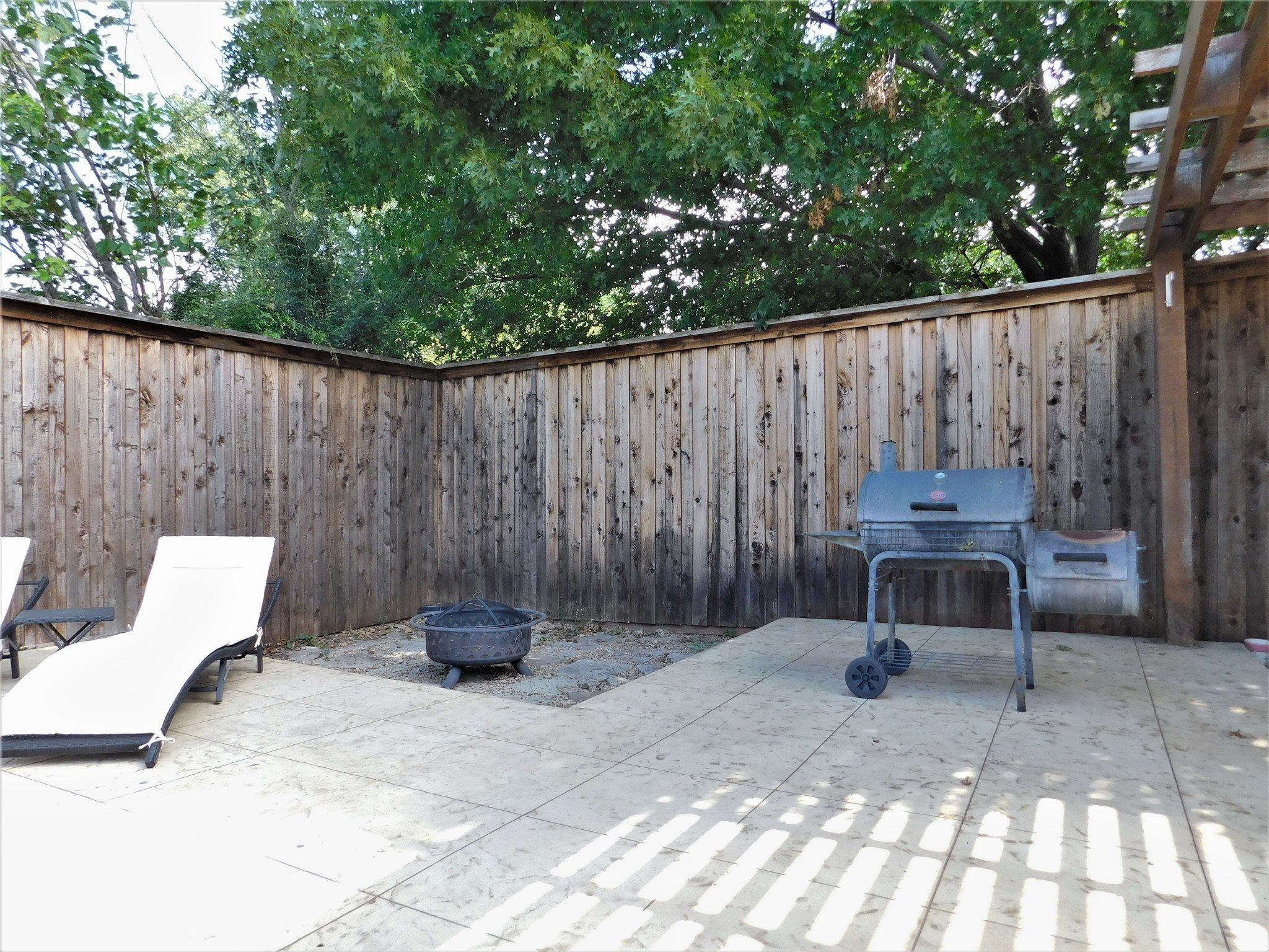 2001 Oak Tree Drive