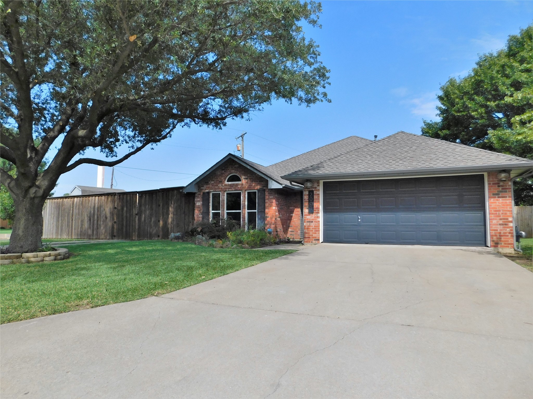 2001 Oak Tree Drive