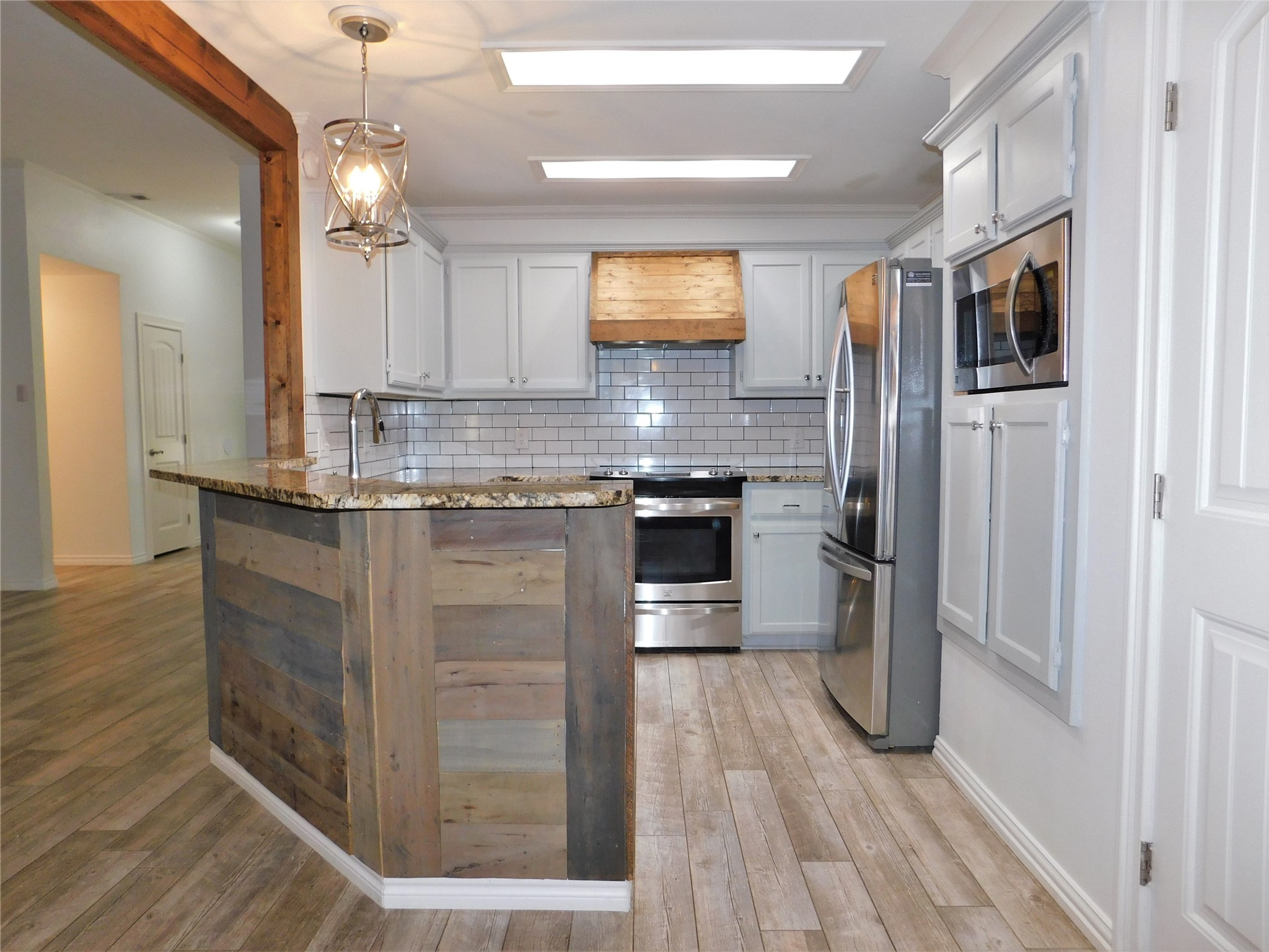 2001 Oak Tree Drive