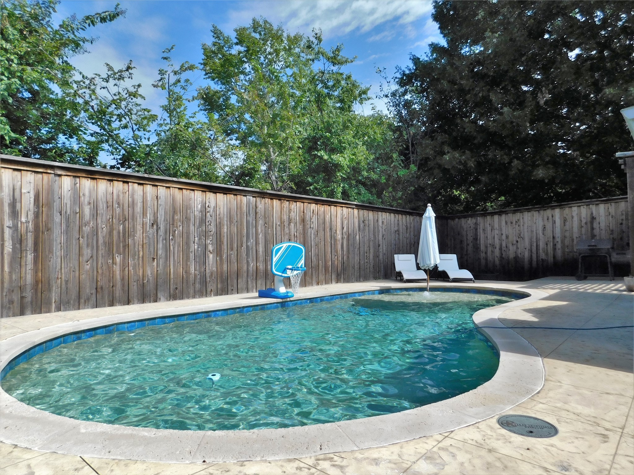 2001 Oak Tree Drive