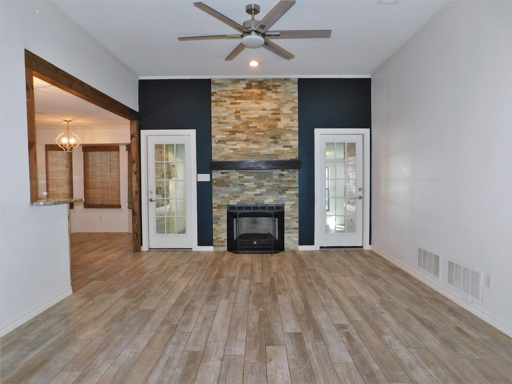2001 Oak Tree Drive