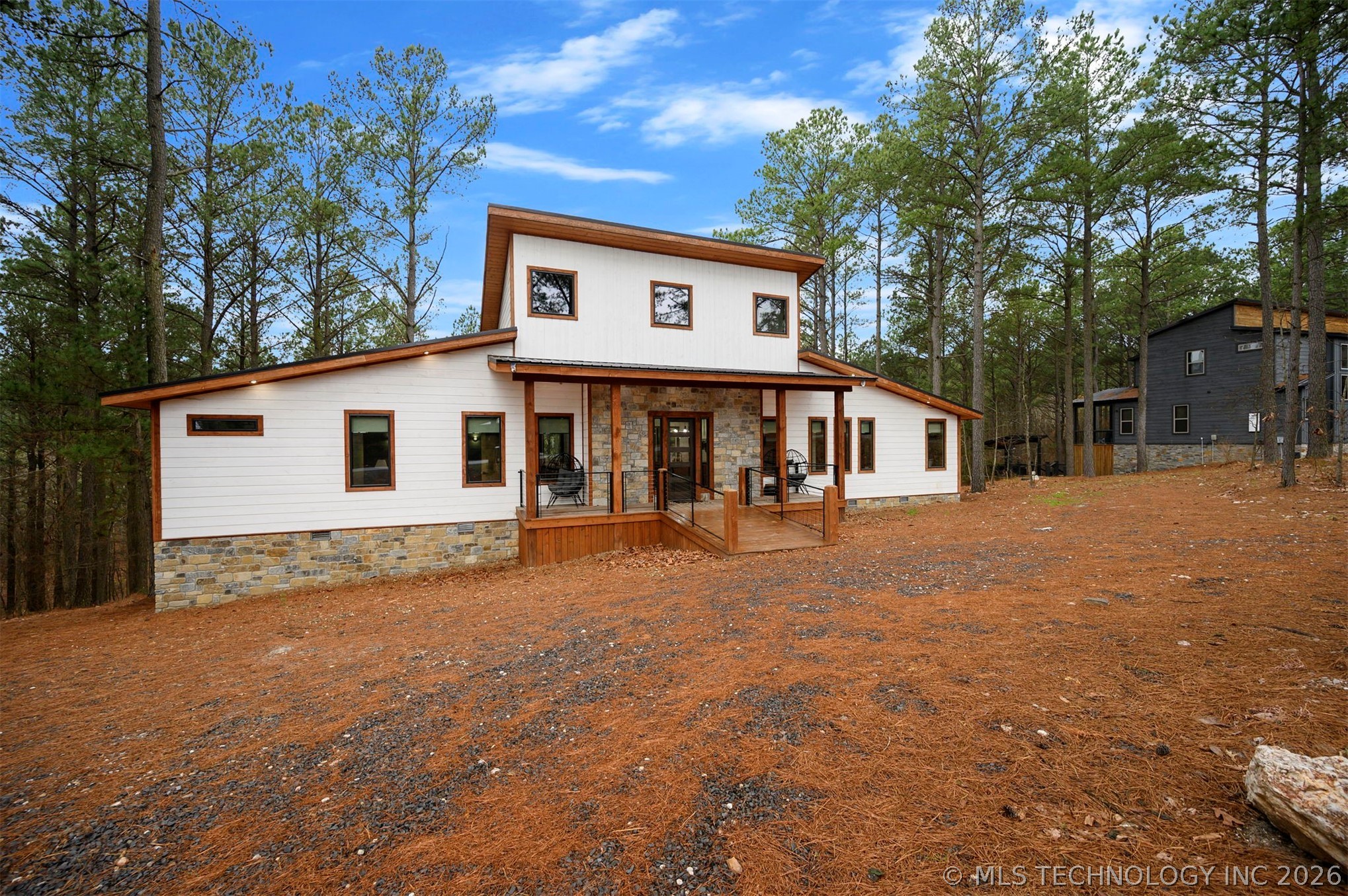 2057 Pine Hills